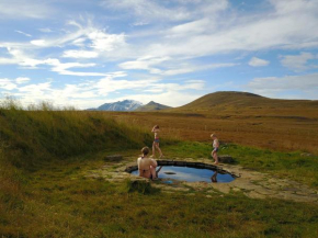 Гостиница Laugarfell Accommodation & Hot Springs  Laugarfell